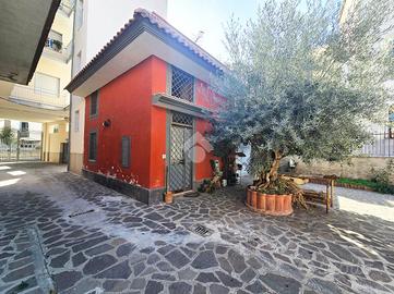 CASA SEMINDIPENDENTE A POMIGLIANO D'ARCO