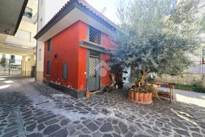 CASA SEMINDIPENDENTE A POMIGLIANO D'ARCO