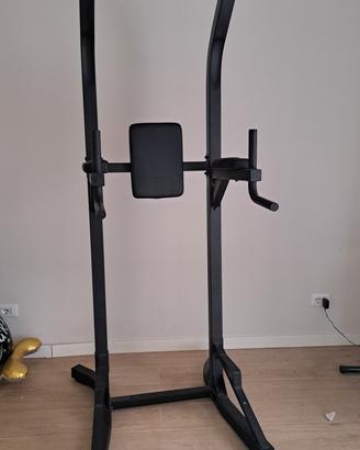 Training station 900