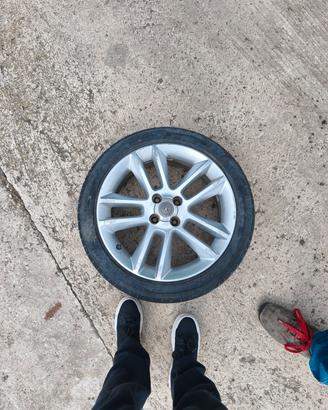 4 gomme auto 
