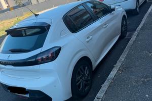 Peugeot 208 100 cv