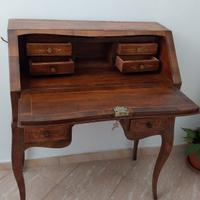 Scrittoio antico con anta ribalta