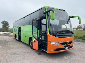 Autobus turistico Volvo 9700