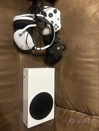 XBOX SERIE S 500 G + 2 Controller + Cuffie
