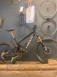 Pivot Switchblade 2024