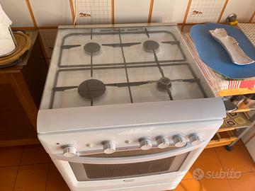 Cucina a gas 4 fuochi con forno