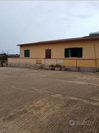 Abitazione singola più fabbricati trattativa riser