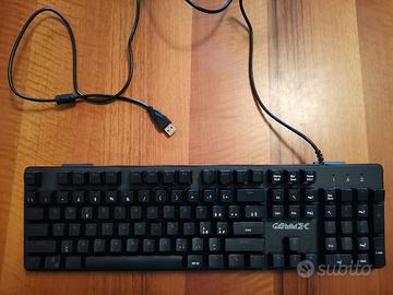 Tastiera meccanica da gaming retroilluminata