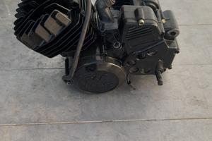 Lotto ricambi piaggio vespa ,ciclomotori e moto
