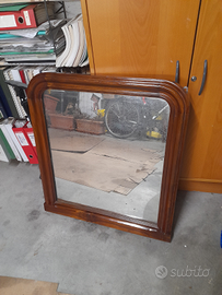 Antico specchio in legno