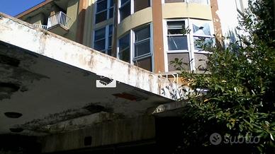 LLA7-ALBERGO CHIUSO DA RISTRUTTURARE CENTRALISSIM