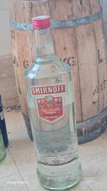 Bottiglia Magnum vodka Smirnoff 