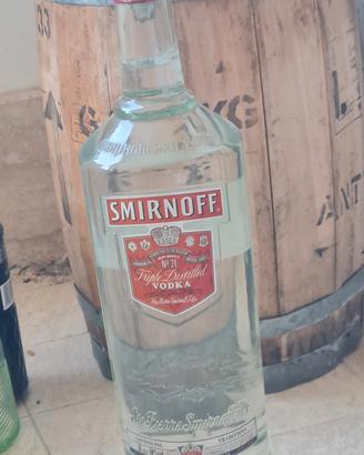 Bottiglia Magnum vodka Smirnoff 