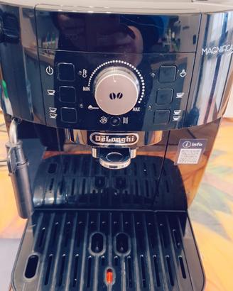 macchina automati.macina caffè Deloghi magnifica S