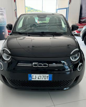 Fiat 500 500e Berlina 42 kWh La Prima
