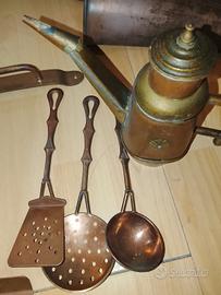 oggetti e pentole in rame 