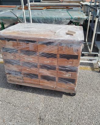carrello con cassetti