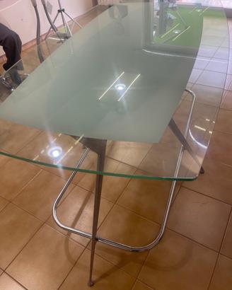 Tavolo in vetro