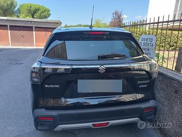 Suzuki S-Cross Hybrid Top
