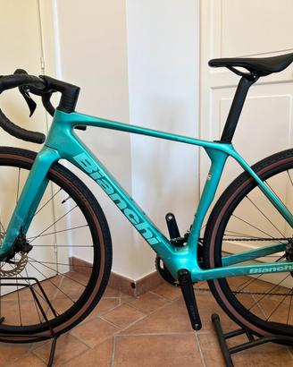 Bici Gravel BIANCHI IMPULSO COMP 2026