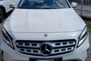 MERCEDES-BENZ  GLA 180 