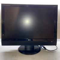 Monitor LG 22 pollici + tastiera