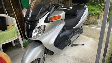 Suzuki burgman 650