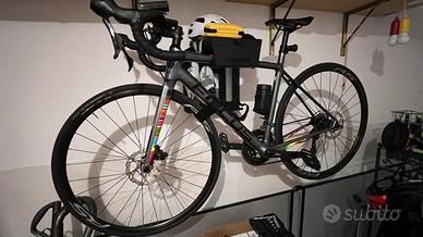 Bicicletta da corsa FOCUS Izalco Race
