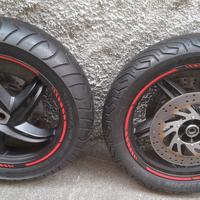 Ruote complete + Scarichi + Faro Harley Davidson.
