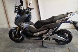 Honda X-ADV 750 dct