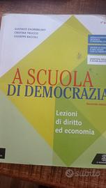 A SCUOLA DI DEMOCRAZIA 9788800354691