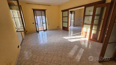 Quadrilocale con 2 posti auto