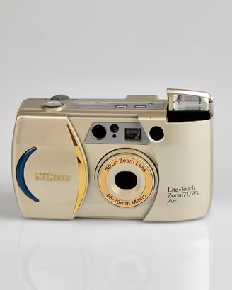 Compatta Nikon 70 Ws a pellicola testata ok