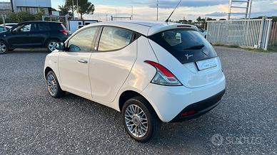 Lancia Ypsilon 0.9 TwinAir 85 CV 5 porte Metano Ec