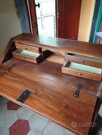 Ribalta -scrittoio con intarsio .