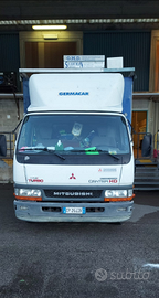 Autocarro Mitsubishi Canter