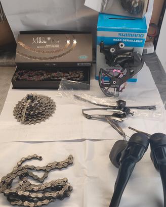 GRUPPO SHIMANO 105.