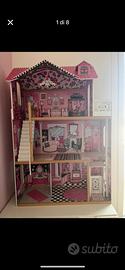 Casa delle bambole in legno