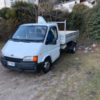 Ford transit con gru