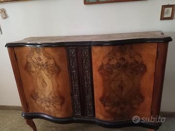 Mobile bar con radio e giradischi