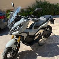 Honda x-adv 750