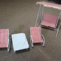 VINTAGE BARBIE DONDOLO con tavolo e sedie 