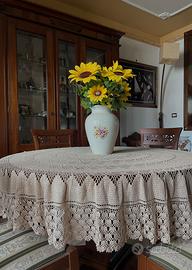 Tovaglia ricamata a mano