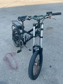 Bici elettrica E-Ekletta Naked