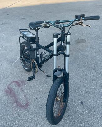 Bici elettrica E-Ekletta Naked