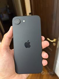 iPhone 16e Nero 128GB - Batteria 90% cover