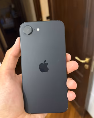 iPhone 16e Nero 128GB - Batteria 90% cover