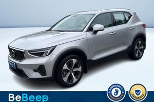 Volvo XC40 2.0 B3 PLUS DARK AUTO
