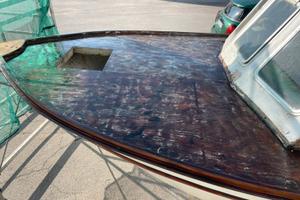 Barca da finire refitting