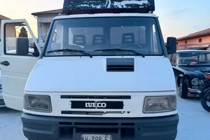 Iveco daily con cassone ribaltabile trilaterale
